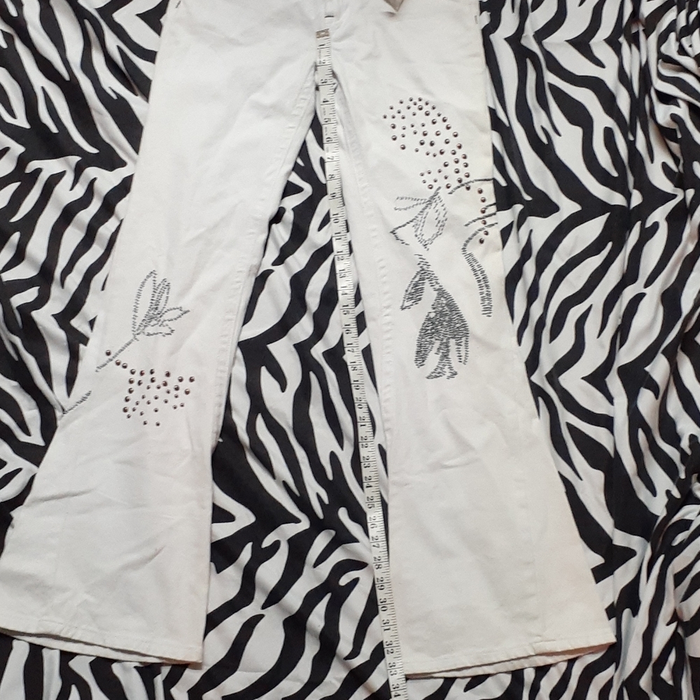 BB Jeans - Picture 3 of 8